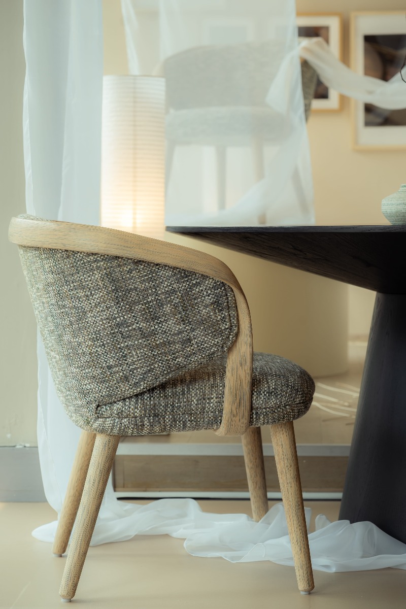 STOLA Armchair