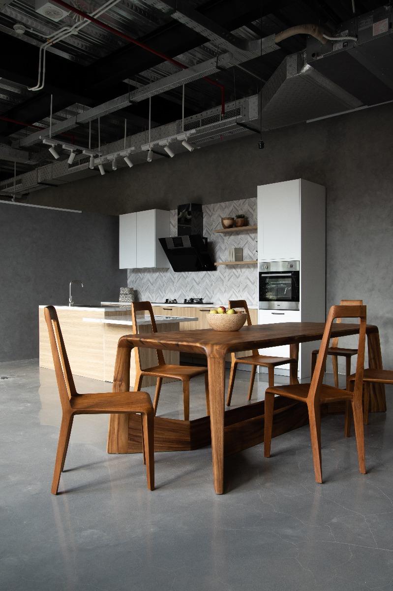 PIGURA Chair