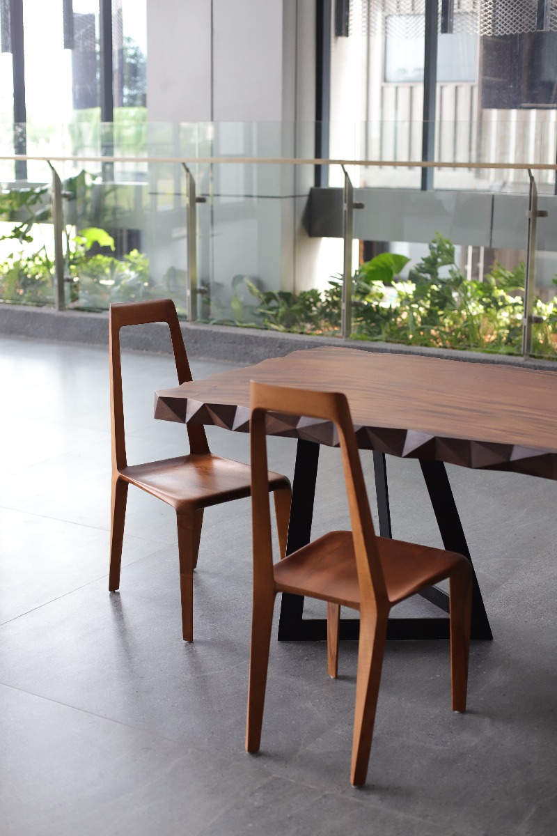 PIGURA Chair
